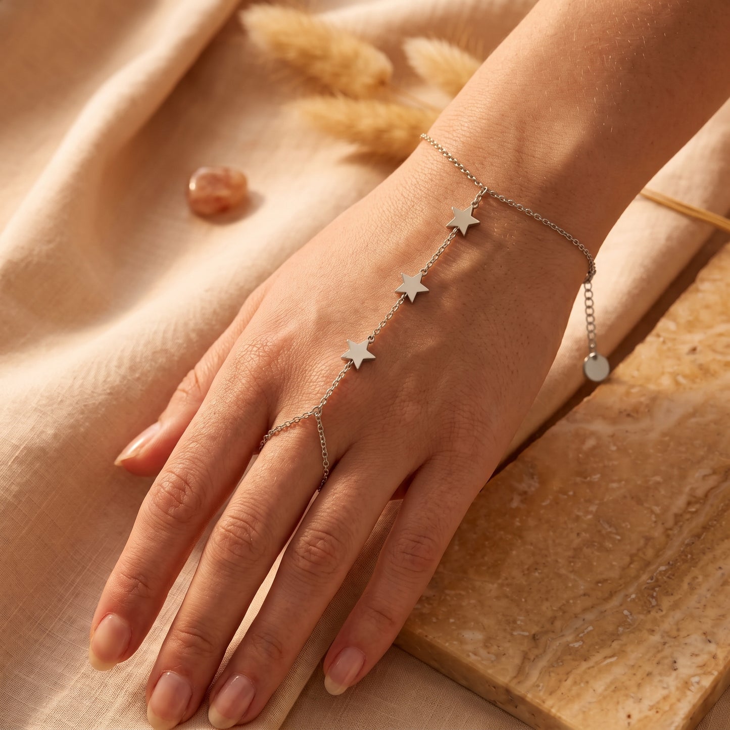 The Starburst Finger Chain